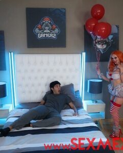 Emily Thorne. Historias Porno Rusas. El chico se sorprende mucho al ver de repente a la hermosa payasa Emily Thorne.